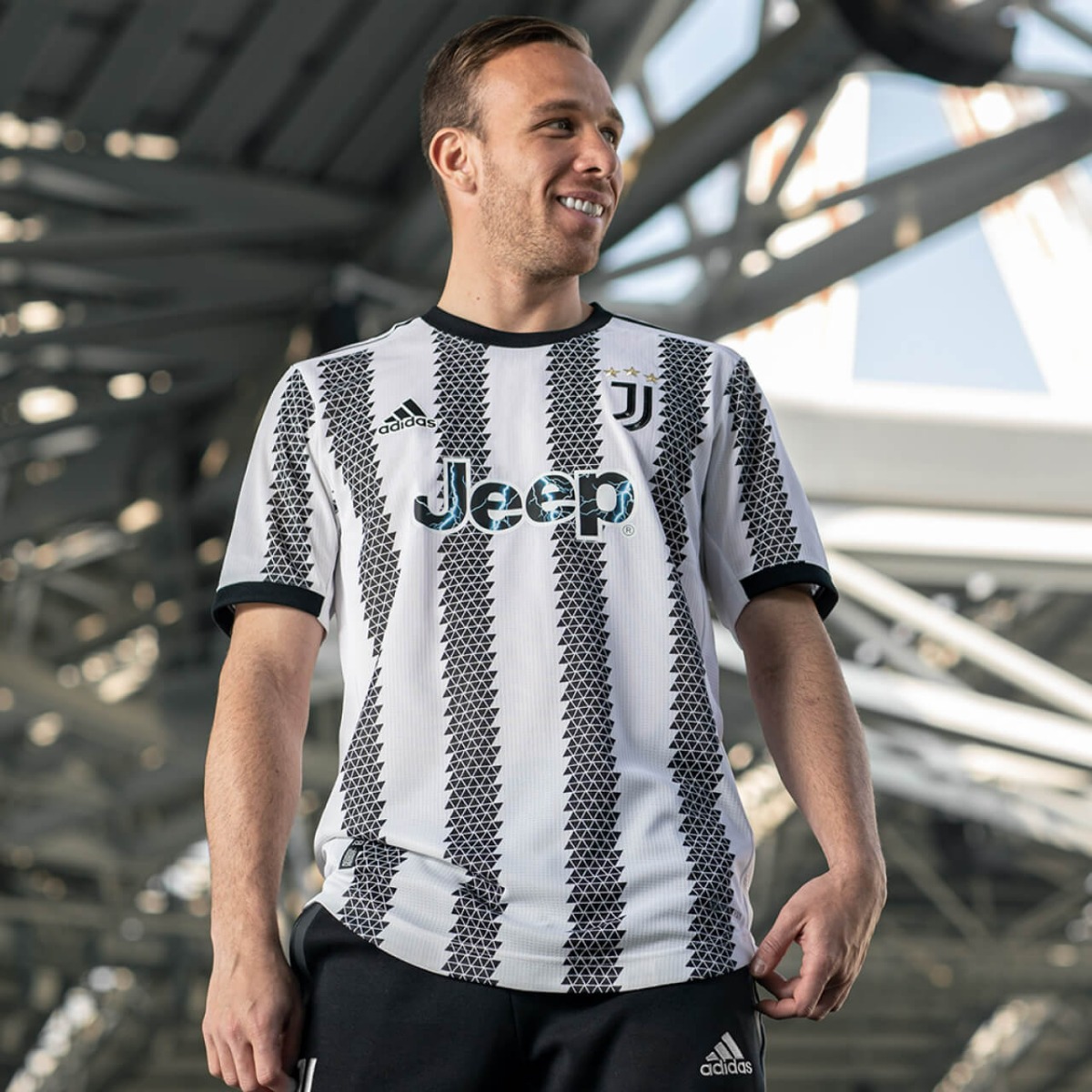 20220525-slider-blokje-adidas-JuventusHome22-23-2.jpg