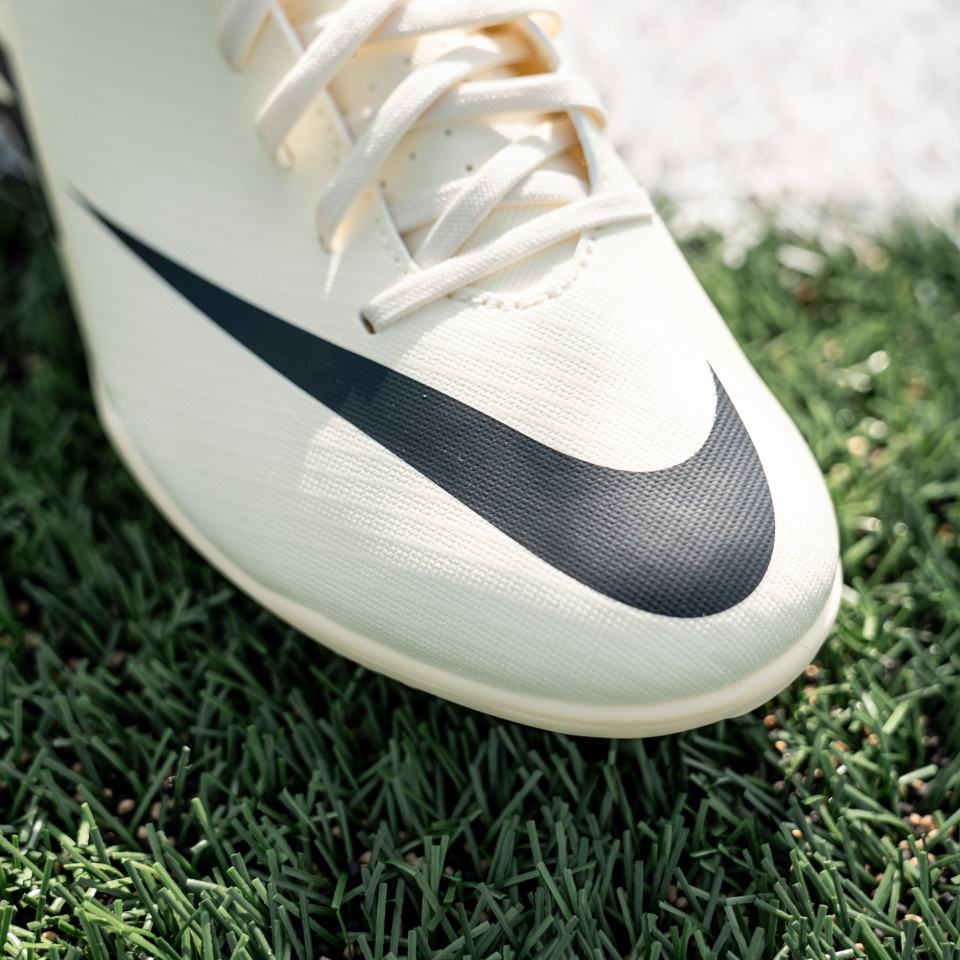 20240503-slider-blokje-Dure-en_Goedkope-Voetbalschoenen-NIKE-CLUB-2.jpg