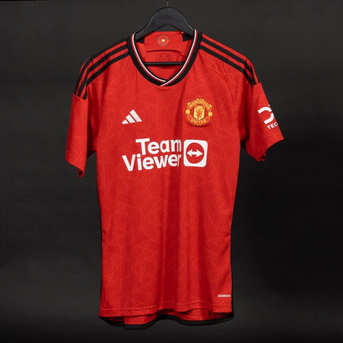 20230901-slider-blokje-Blog-Mooiste-Voetbalshirts2324-MANUNITED-1.jpg