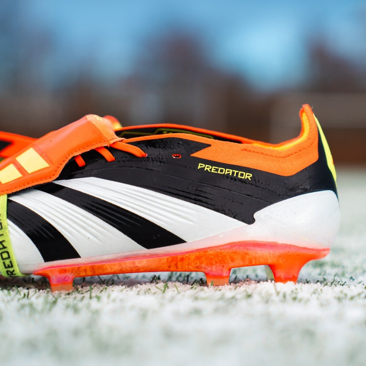 20240116-slider-blokje-adidas-Predator-Tong-4.jpg