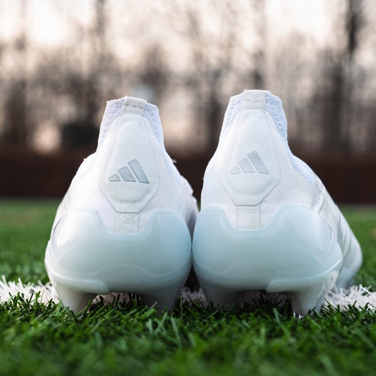 20240130-slider-blokje-adidas-Predator-White-11.jpg