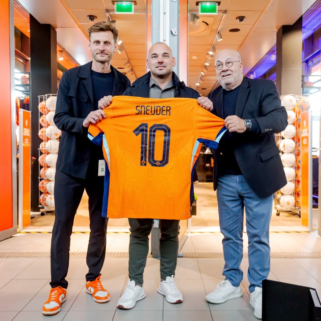 20240606-slider-blokje-KNVB-Popup-Store-23-min.jpg