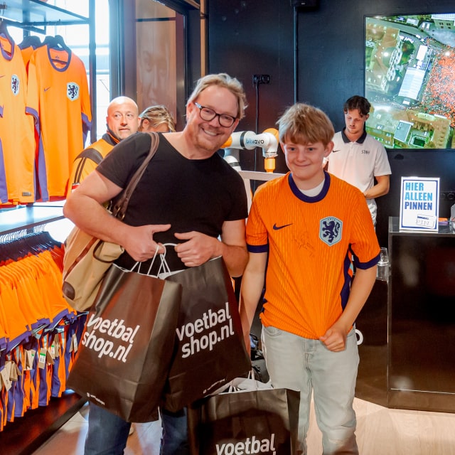 20240606-slider-blokje-KNVB-Popup-Store-22-min.jpg