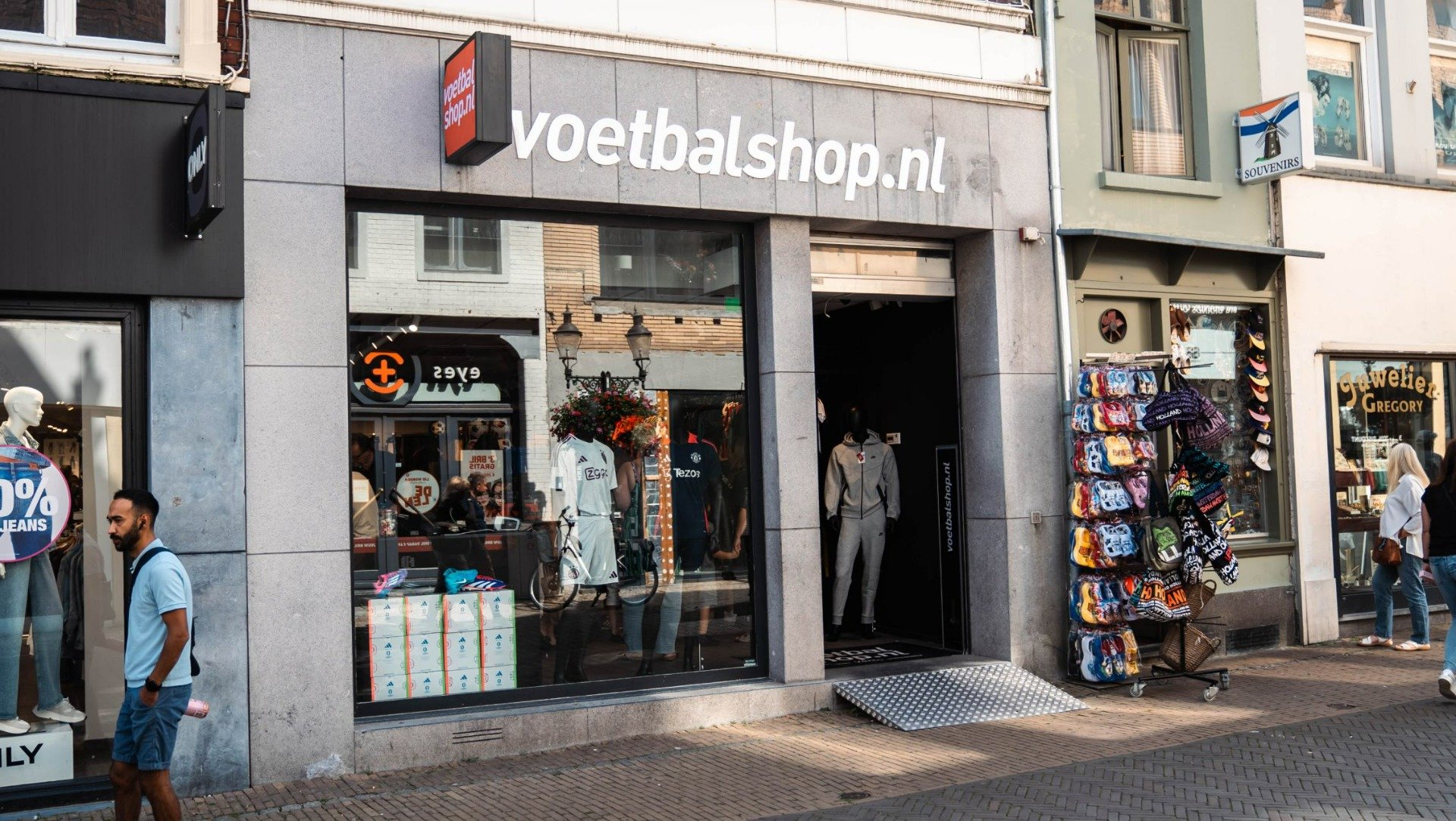 Voetbalshop.nl opent in Venlo deuren van 25e winkel!