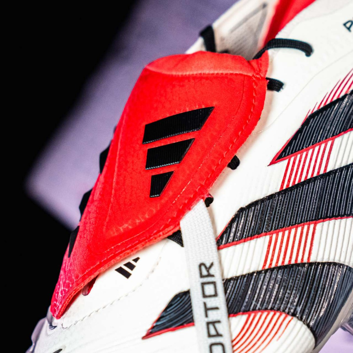 20241203-slider-blokje-adidas-Predator-pack-4-TONGUE.jpg