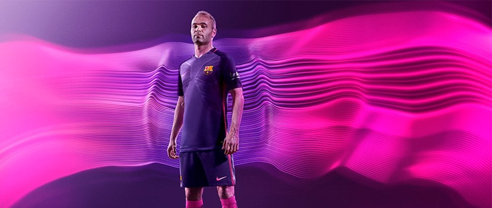 fc-barcelona-away-16-17-slider-3.jpg