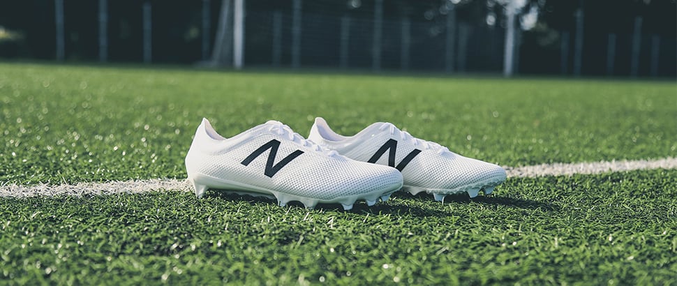 new-balance-furon-black-white-slider-2.jpg