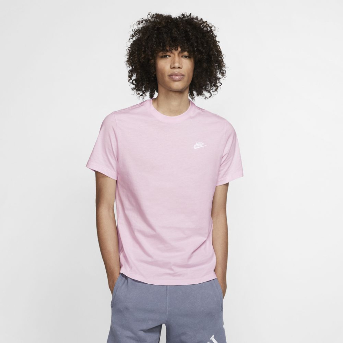 fort Lift voorbeeld Nike Sportswear Club T-Shirt Lichtroze Wit
