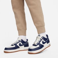 Nike Sportswear Club Fleece Joggingbroek Lichtbruin Wit