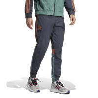 adidas Bayern München Culturewear Joggingbroek Woven 2024-2025 Grijs Oranje Groen