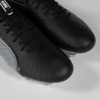 PUMA King Ultimate IJzeren-Nop Voetbalschoenen (SG) Zwart Wit Grijs