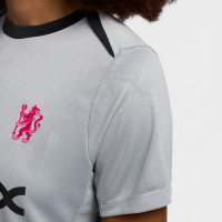 Nike Chelsea Pre-Match Trainingsshirt 2024-2025 Dames Grijs Zwart Roze