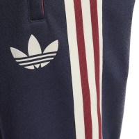 adidas Arsenal Culturewear Trainingsbroek 2024-2025 Donkerblauw Wit Donkerrood