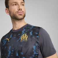 PUMA Olympique Marseille Pre-Match Trainingsshirt 2024-2025 Donkergrijs Goud Lichtblauw Zwart